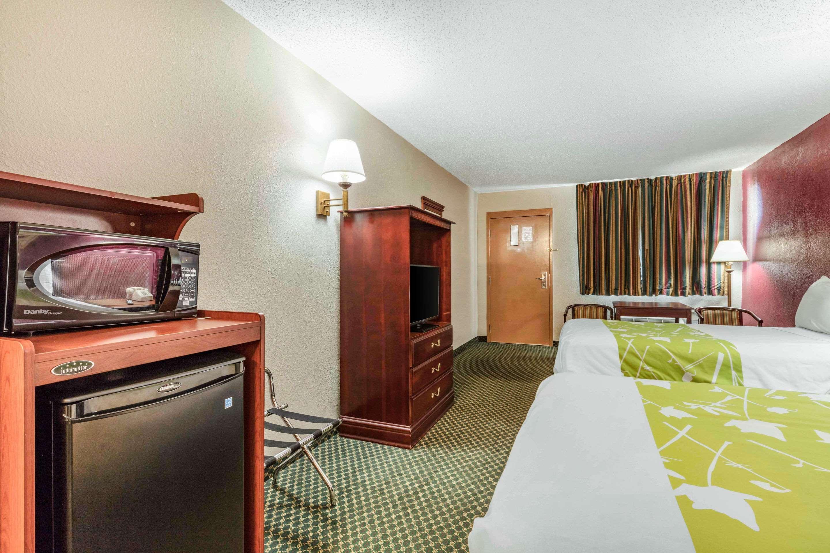 Rodeway Inn Prattville I-65 Экстерьер фото