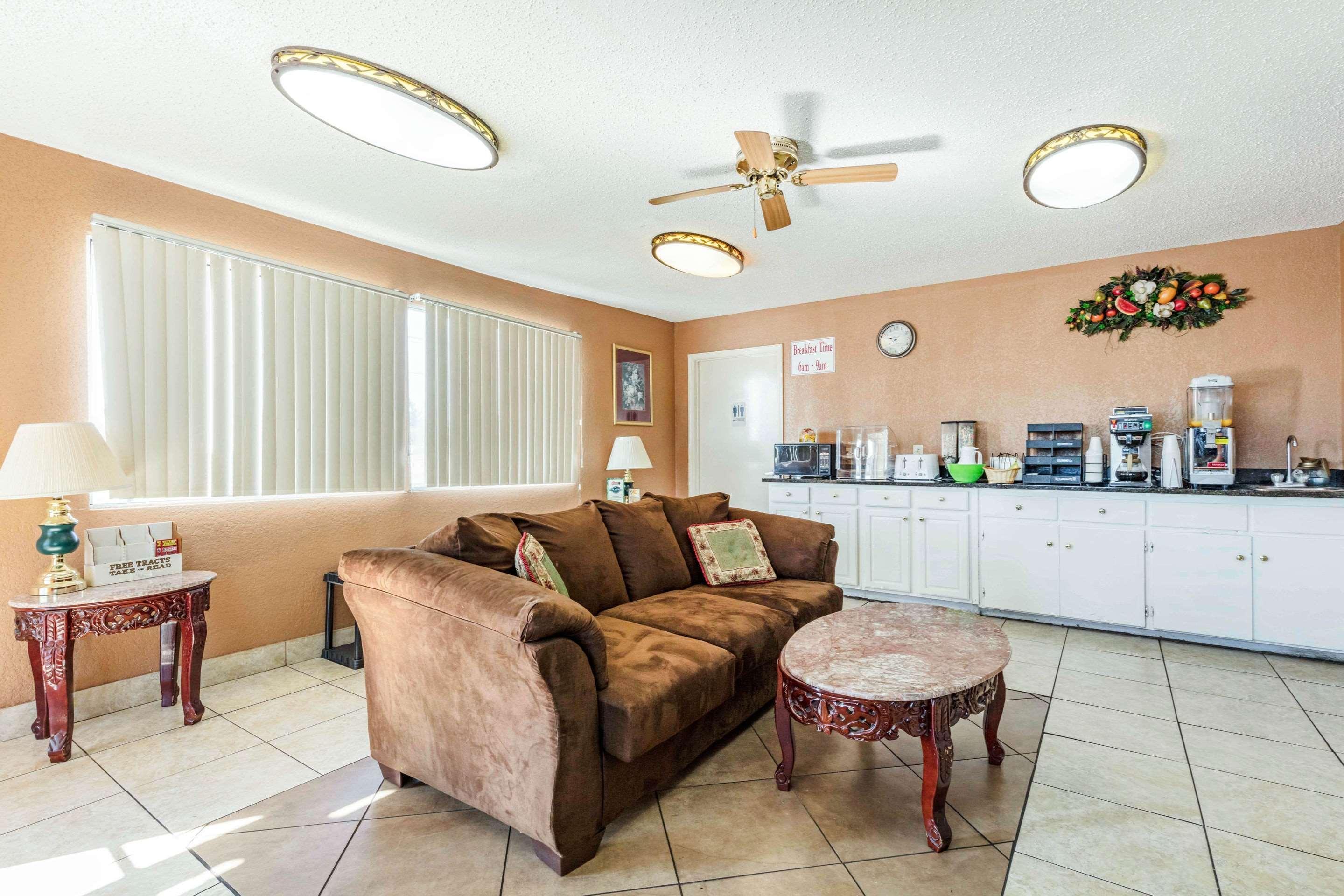 Rodeway Inn Prattville I-65 Экстерьер фото